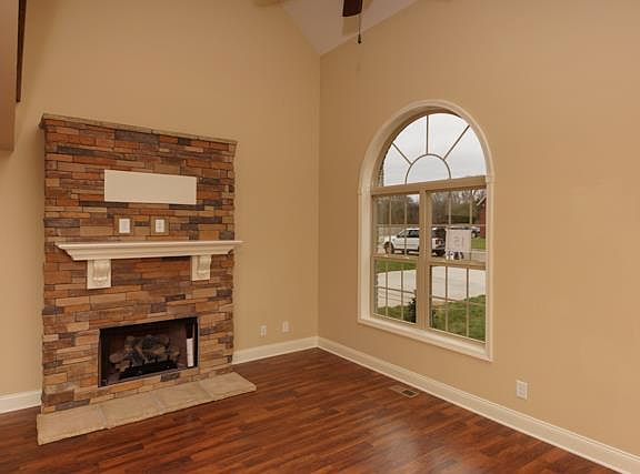 3rd image of 15 Rossview Pl Lot 15