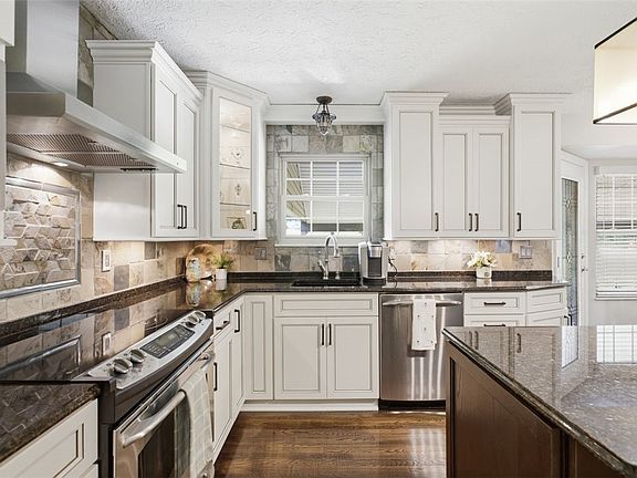 5th image of 4998 Summit Dr
