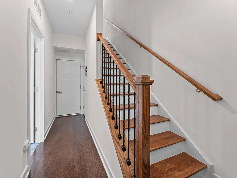 8114 Miner St — Photo 3