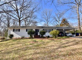 728 Quarterstaff Rd, Winston Salem, NC 27104