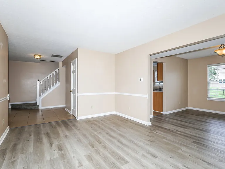 10211 Carmine Dr — Photo 5