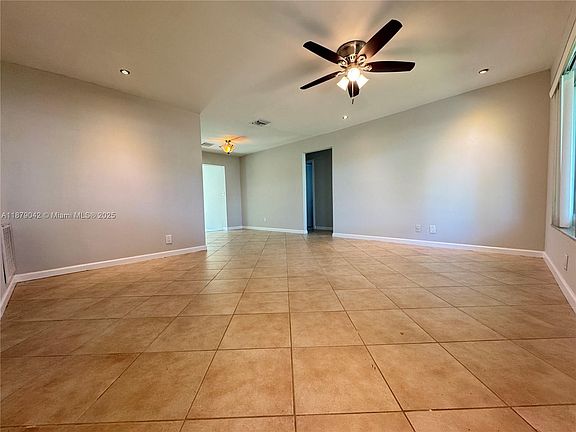 4th image of 6004 NW 70th Ave