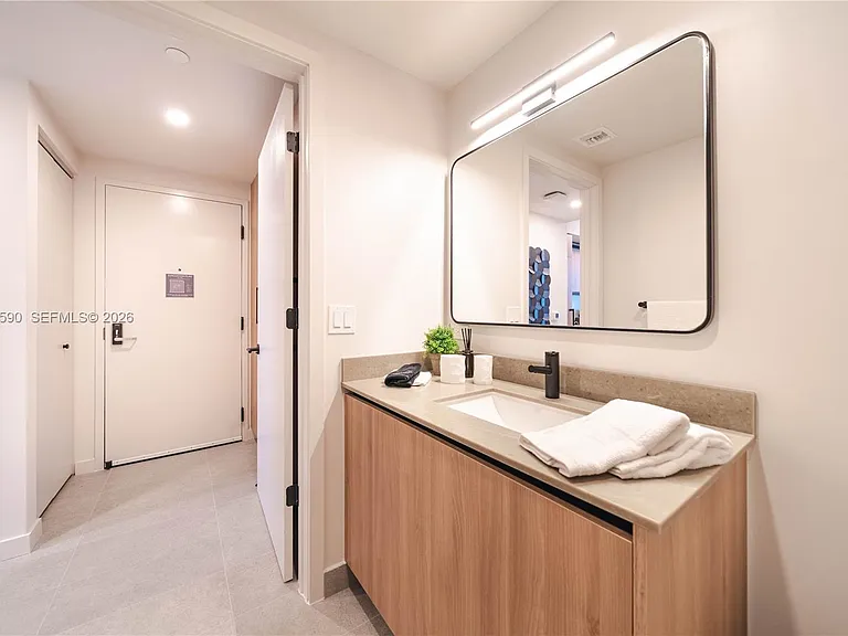 121 NE 5th St #1400 — Photo 27