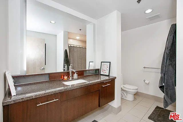 1111 S Grand Ave #506 — Photo 14