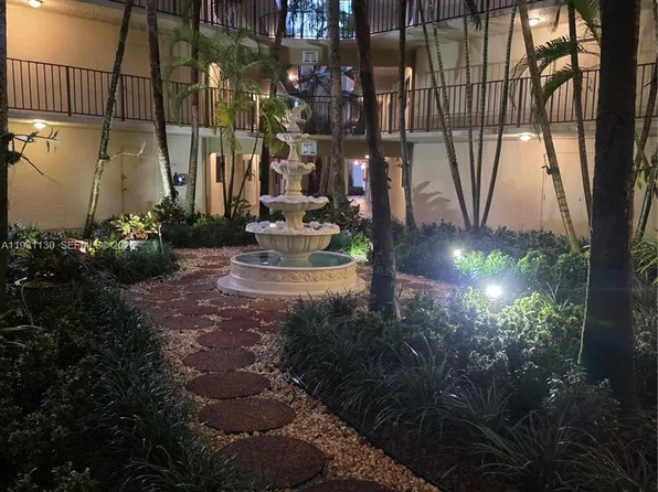 8035 SW 107th Ave APT 221, Miami, FL 33173