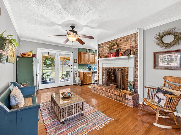 4th image of 1723 Meadow Wood Dr