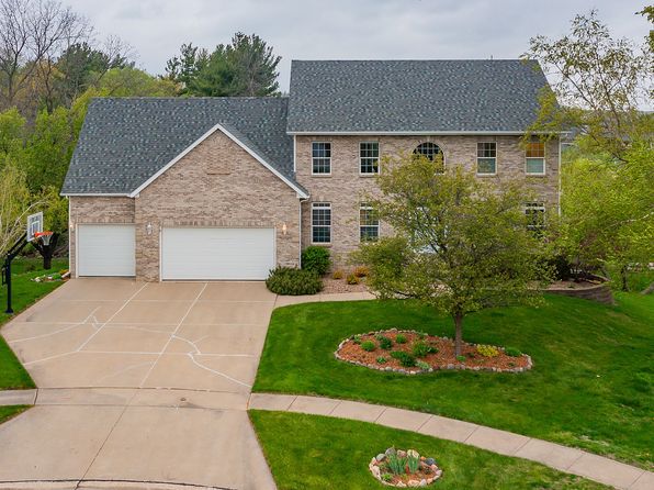 1652 NW 125th St, Clive, IA 50325