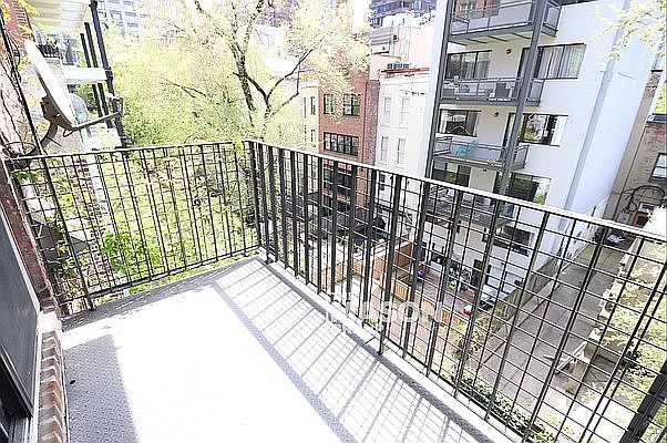 1st image of 432 E 88th St #400