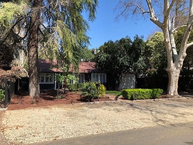 1st image of 565 E Fedora Ave
