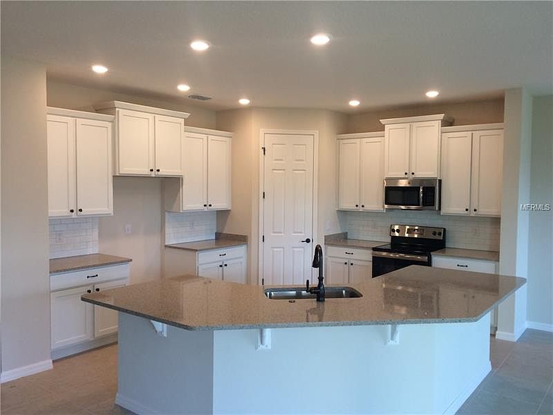 2nd image of 876 Pacific Ridge Rd