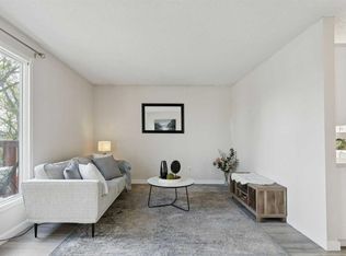 1121 N Berkley Dr NW, Calgary, AB T3K1S6