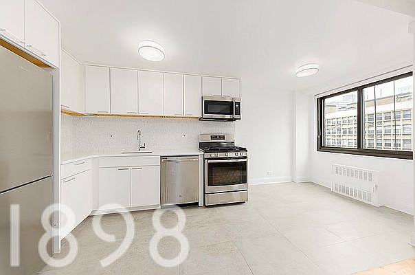1st image of 135 W 96th St APT 9C