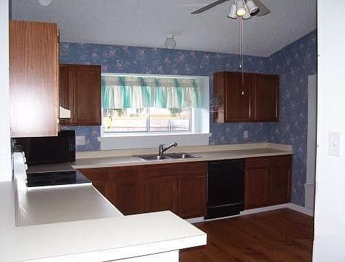 2nd image of 1604 Appleby Ln