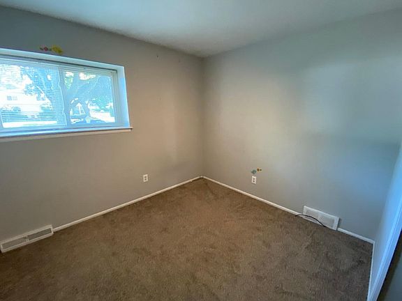 3rd image of 1324 Gault Dr