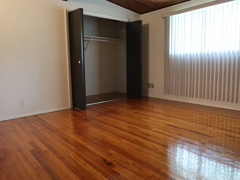 1258-1302 Northfield Avenue NE - 1260 — Photo 7