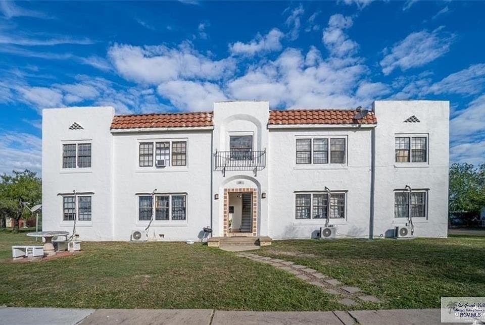 1st image of 284 Corona Crescent St