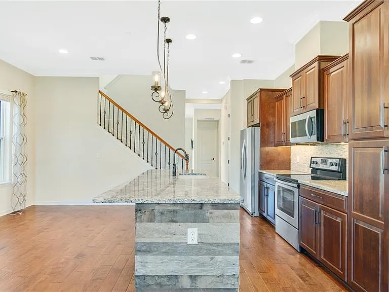 921 Taramundi Dr — Photo 4
