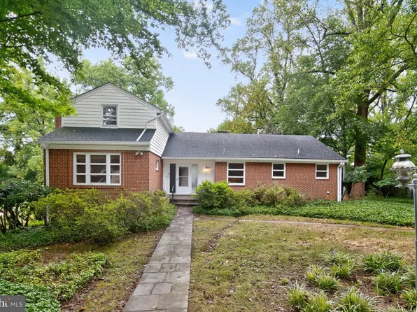 2714 Washington Ave, Chevy Chase, MD 20815