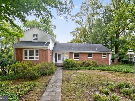 2714 Washington Ave, Chevy Chase, MD 20815