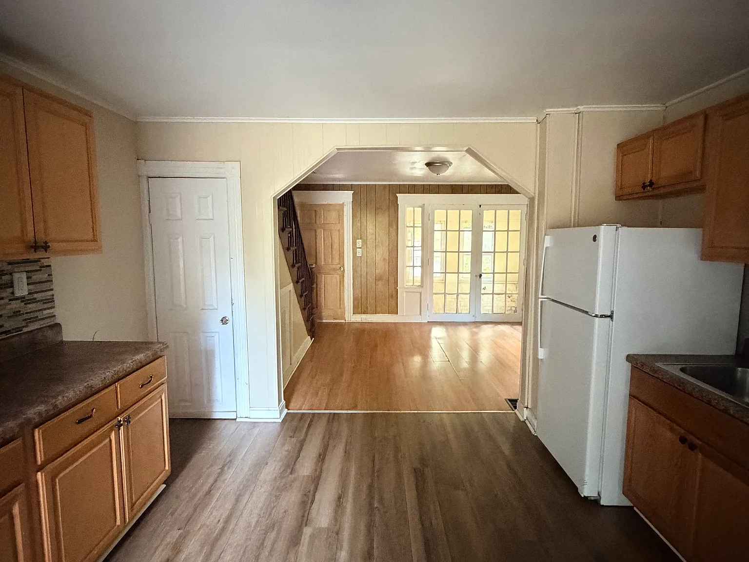 509 Russell St — Photo 3