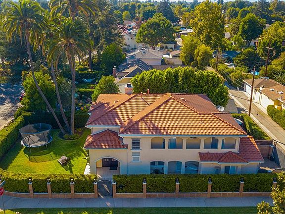 2nd image of 13609 Chandler Blvd