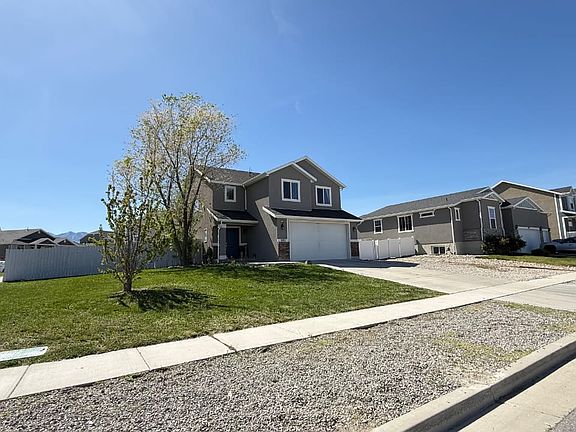 3rd image of 593 W Fireside Ln