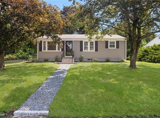 71 Waycross Dr, Warwick, RI 02888