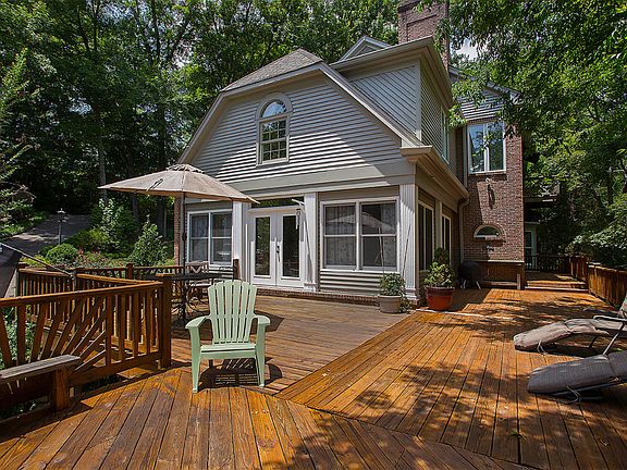 Massive deck, lovely view!!