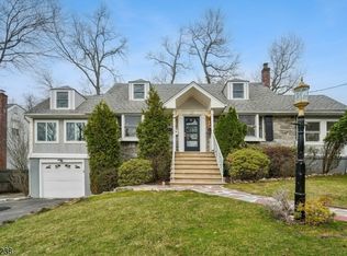27 Hartshorn Ter, West Orange, NJ 07052