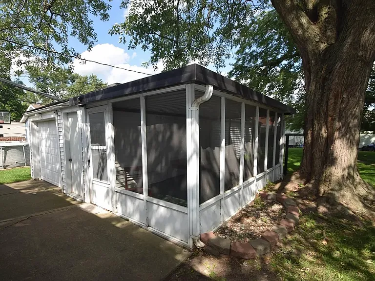 126 Minnesota St — Photo 4