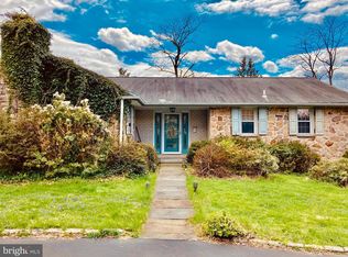 1172 Laurel Ln, Huntingdon Valley, PA 19006