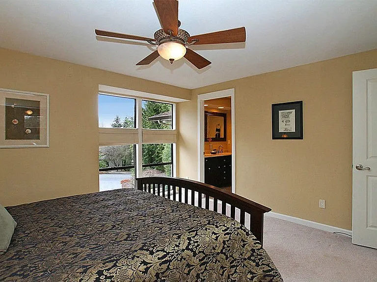 15501 SE 46th Way — Photo 6