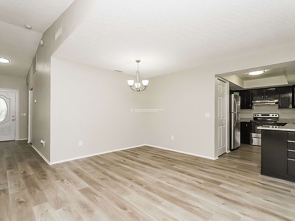 5th image of 14116 Bardsdale Ln