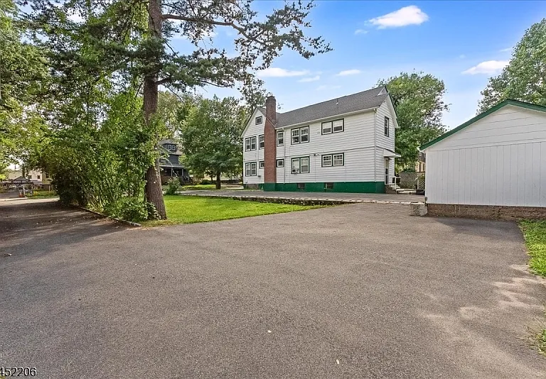 20 Howe Ave #2 — Photo 19