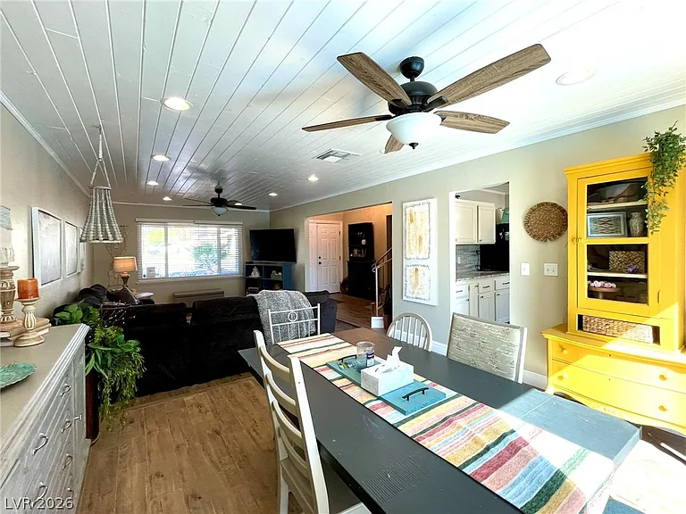 2246 Windsor Dr — Photo 10