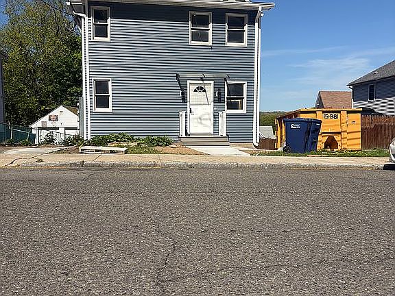 3rd image of 128 Jewett St