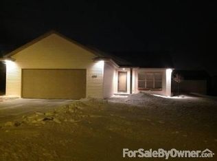 2315 Meadow Flower Ct, Neenah, WI 54956