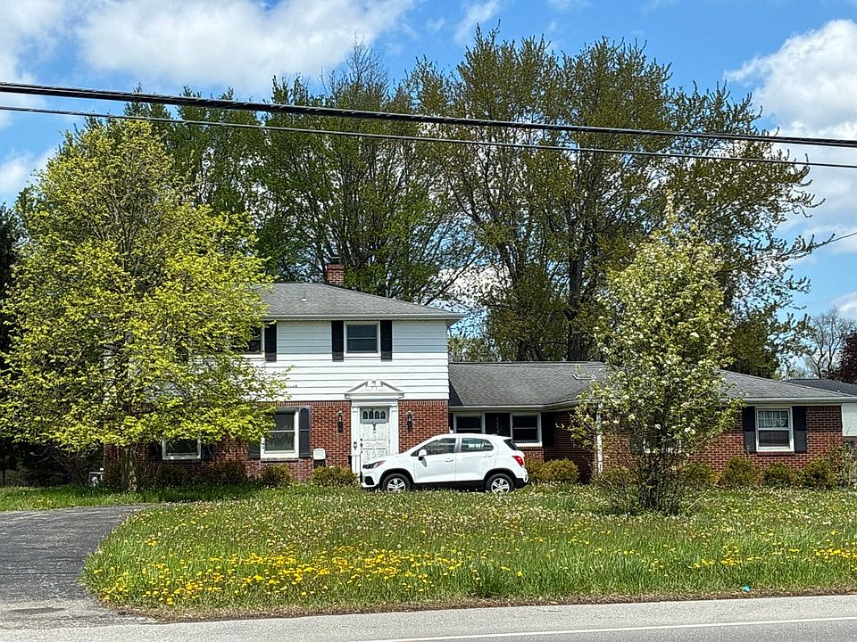 1st image of 208 Pleasant View Dr