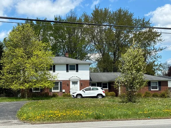 208 Pleasant View Dr, Lancaster, NY 14086