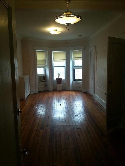 2nd image of 340 72nd St #2