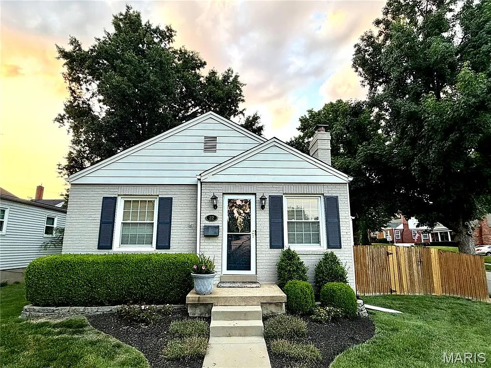 22 Stratford Ln