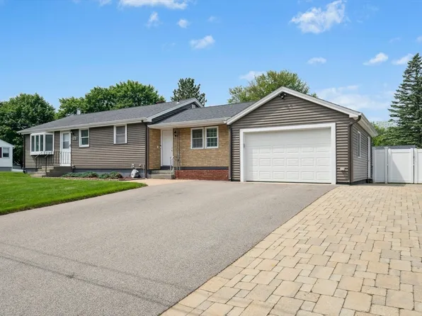 26 Falmouth Dr, North Grafton, MA 01536