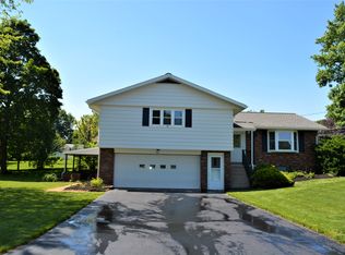 1 Lynda Dr, Denver, PA 17517