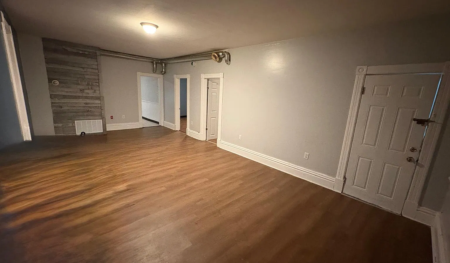 2 bed, 950 sqft, $1,200 — Photo 4
