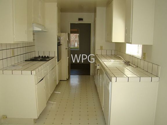 5th image of 1197 Crestline Dr