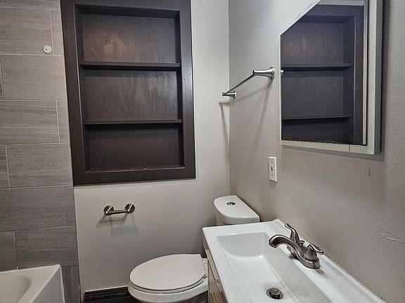 5th image of 307 Jefferson Ave