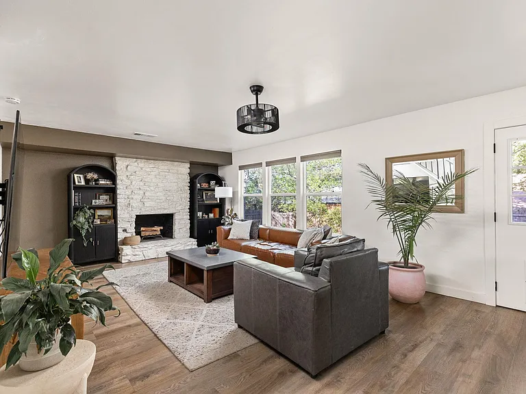 7909 Manassas Dr — Photo 18