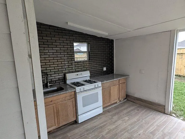 11906 Dinosaur Valley Dr — Photo 47