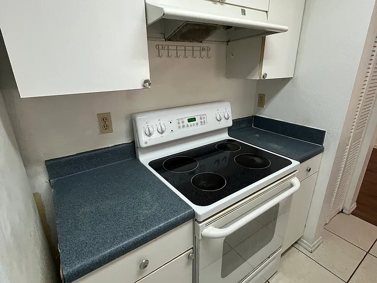 3004 Parkway Blvd #106 — Photo 8