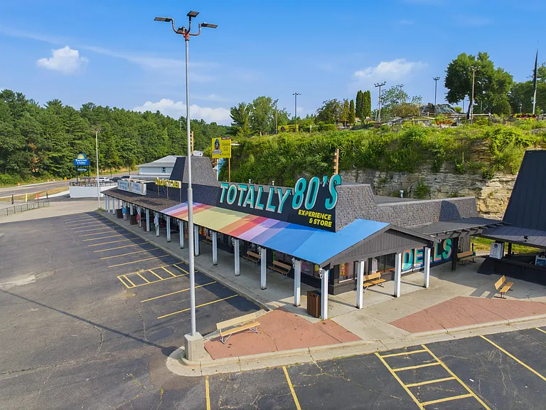 2462 Wisconsin Dells Pkwy — Photo 3